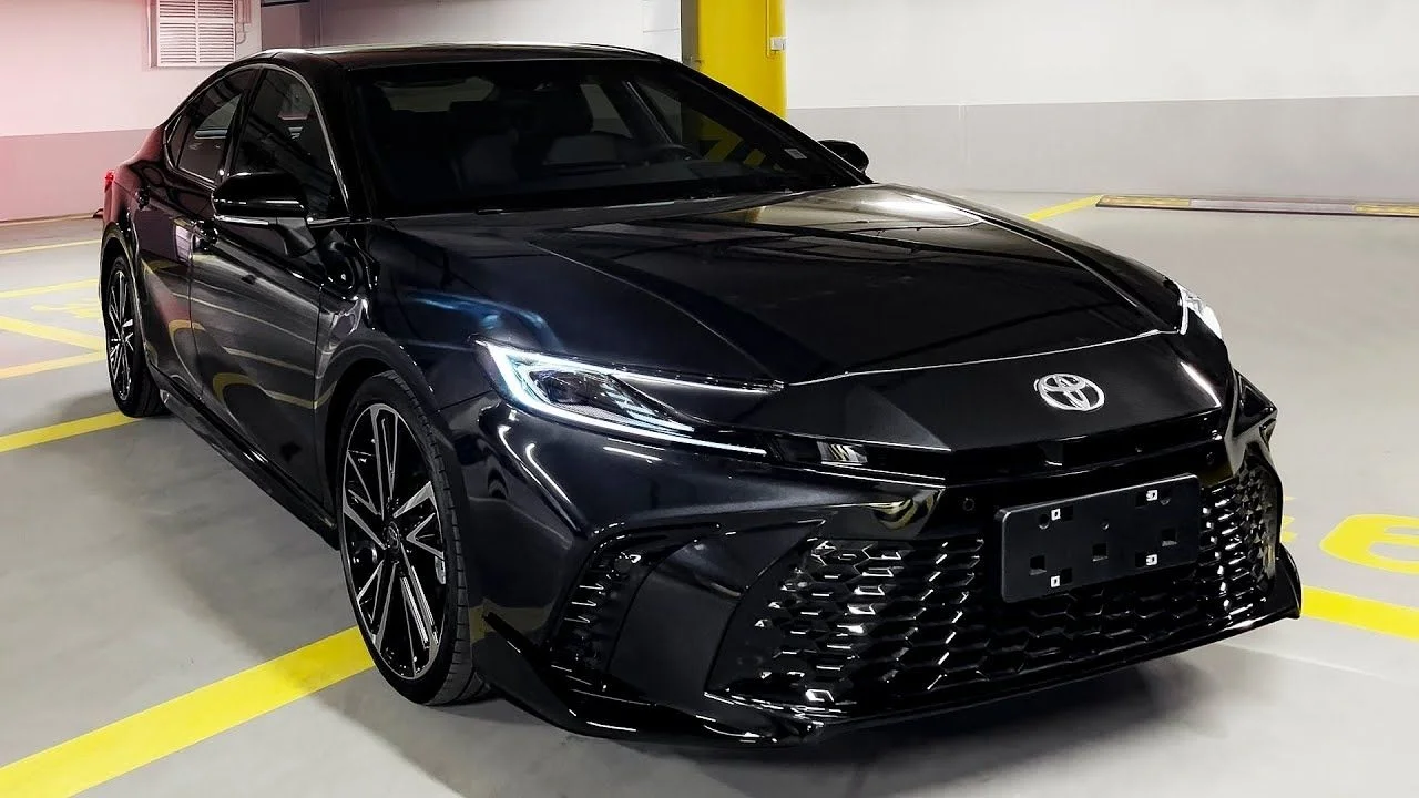 Toyota Camry 2025